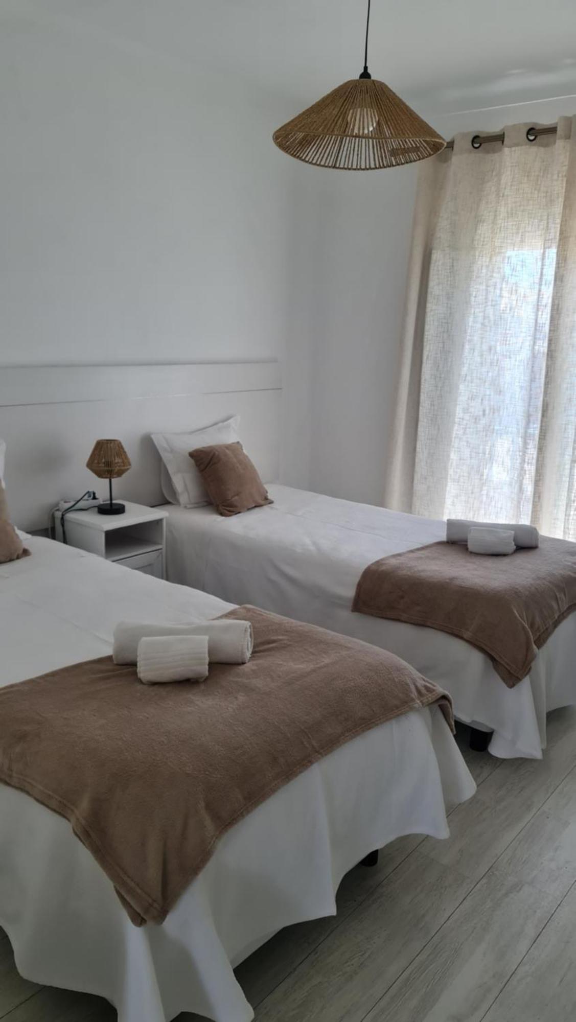 Apartamento Alagoinha Вила Нова де Милфонтеш Екстериор снимка