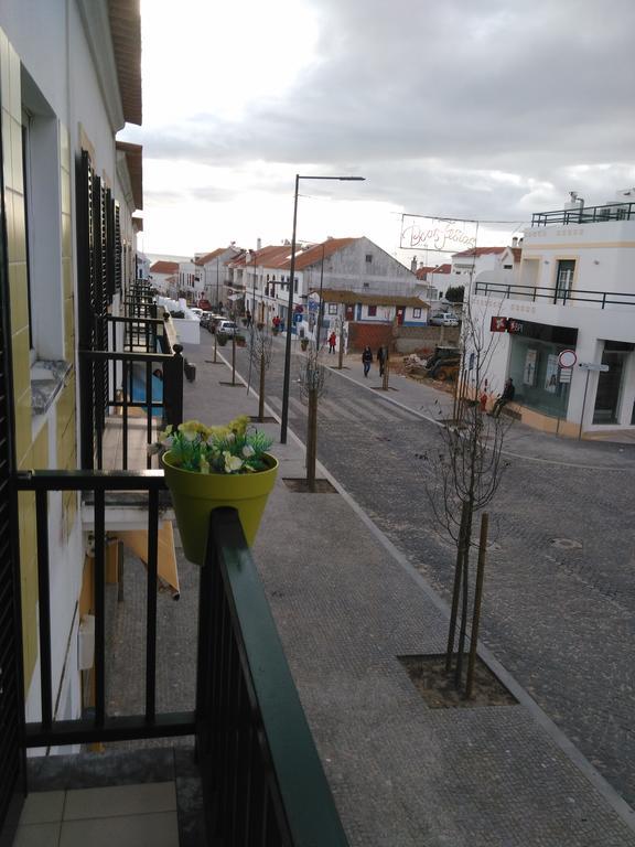 Apartamento Alagoinha Вила Нова де Милфонтеш Екстериор снимка